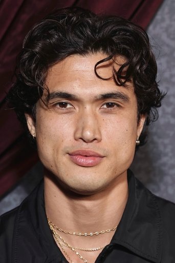 Immagine di Charles Melton