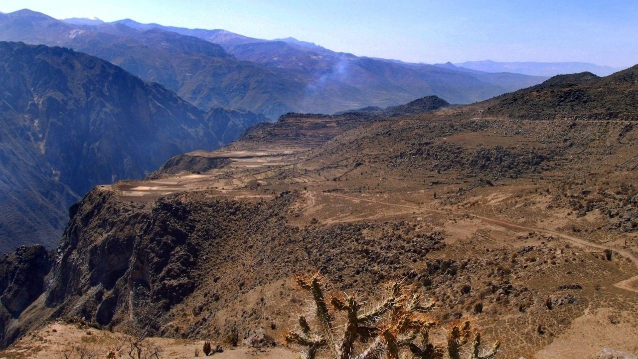 Poster della serie Journeys to the Ends of the Earth